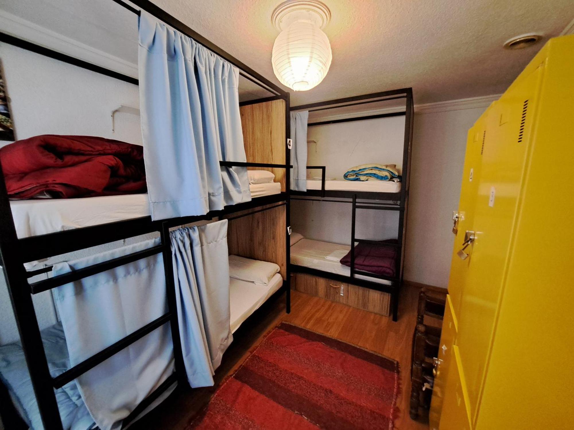 Hostel El Cascabel Гранада Екстер'єр фото